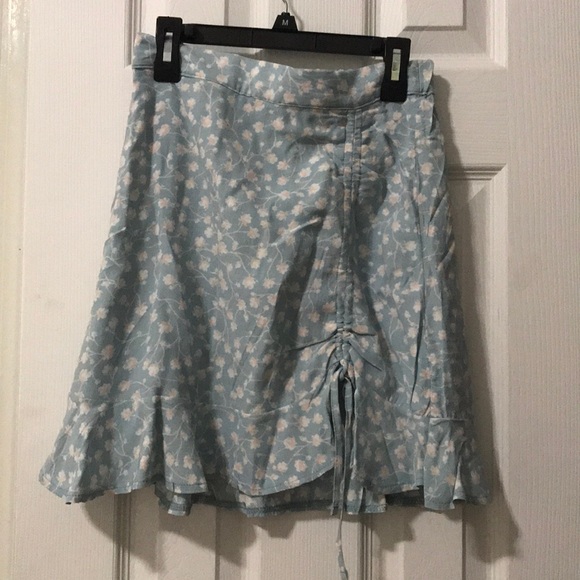 Garage Dresses & Skirts - Ruched ruffles floral skirt